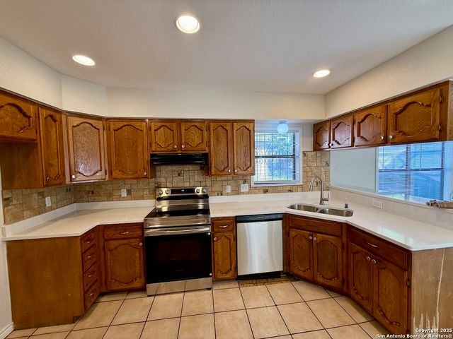 1035 Vanderbilt, San Antonio, TX 78210