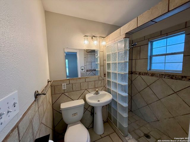 1035 Vanderbilt, San Antonio, TX 78210