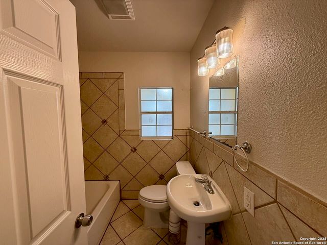 1035 Vanderbilt, San Antonio, TX 78210