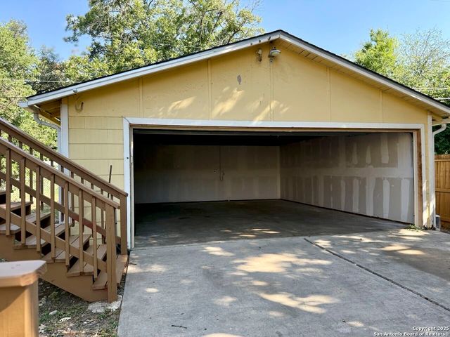 1035 Vanderbilt, San Antonio, TX 78210