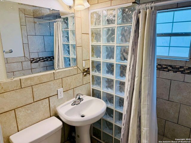 1035 Vanderbilt, San Antonio, TX 78210