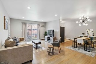 320 South St N, Morristown Town, NJ 07960