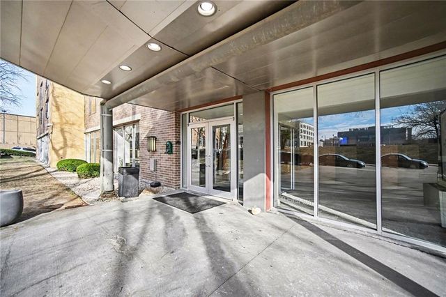 600 E 8th Street 4N, Kansas City, MO 64106