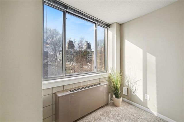 600 E 8th Street 4N, Kansas City, MO 64106