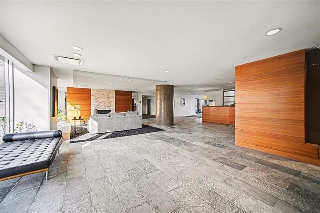 600 E 8th Street 4N, Kansas City, MO 64106