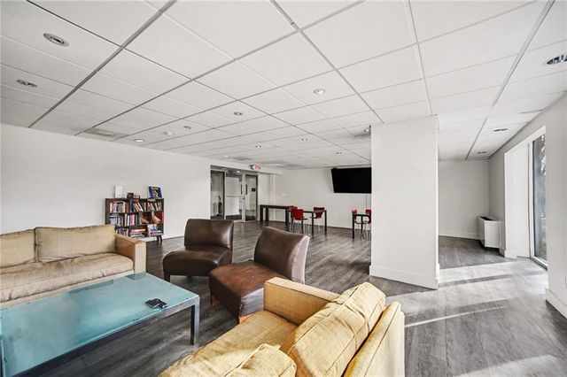 600 E 8th Street 4N, Kansas City, MO 64106