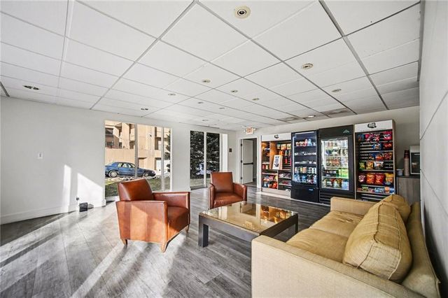 600 E 8th Street 4N, Kansas City, MO 64106