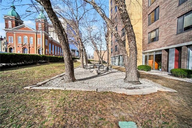 600 E 8th Street 4N, Kansas City, MO 64106