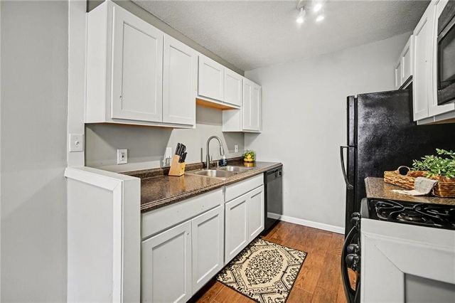 600 E 8th Street 4N, Kansas City, MO 64106