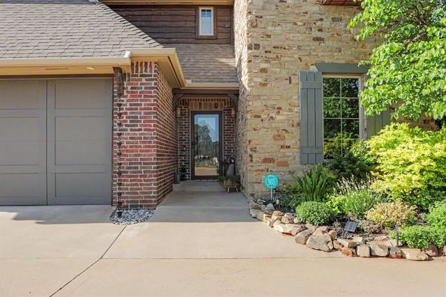 937 Villas Creek Drive, Edmond, OK 73003