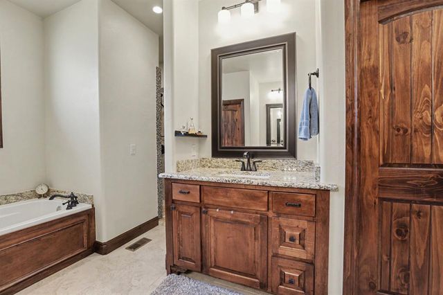 937 Villas Creek Drive, Edmond, OK 73003