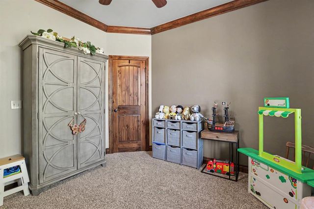 937 Villas Creek Drive, Edmond, OK 73003