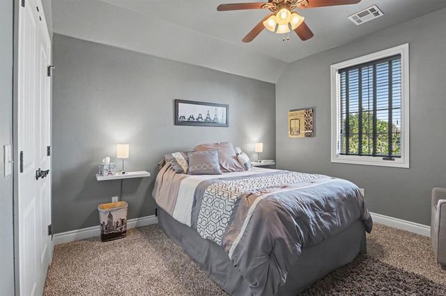 937 Villas Creek Drive, Edmond, OK 73003