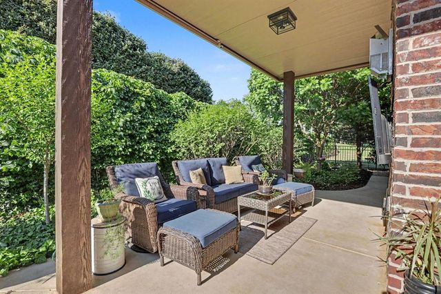 937 Villas Creek Drive, Edmond, OK 73003