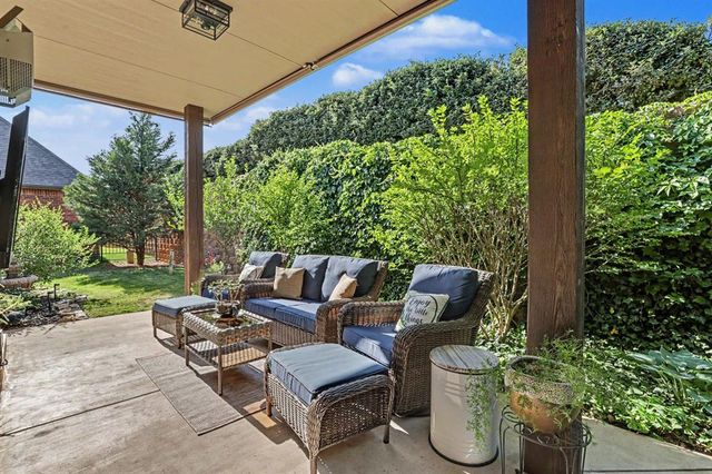 937 Villas Creek Drive, Edmond, OK 73003