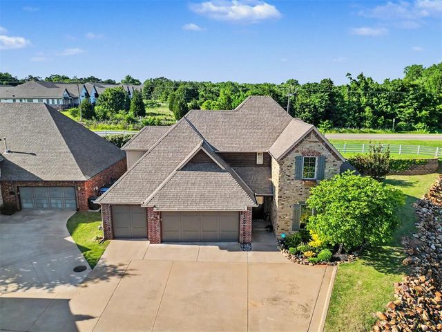 937 Villas Creek Drive, Edmond, OK 73003