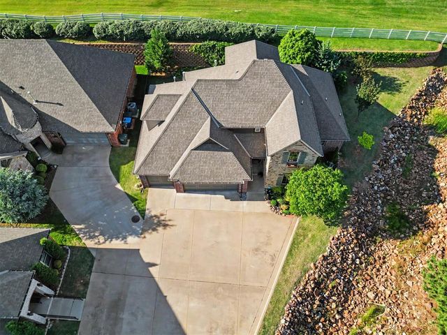 937 Villas Creek Drive, Edmond, OK 73003