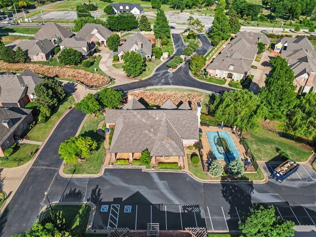937 Villas Creek Drive, Edmond, OK 73003