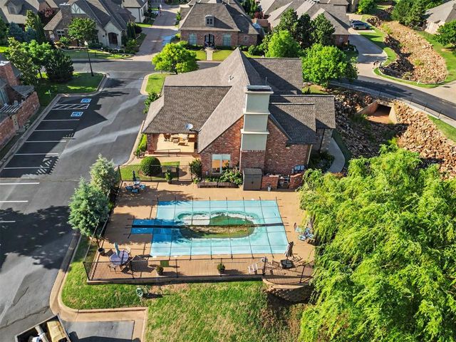 937 Villas Creek Drive, Edmond, OK 73003