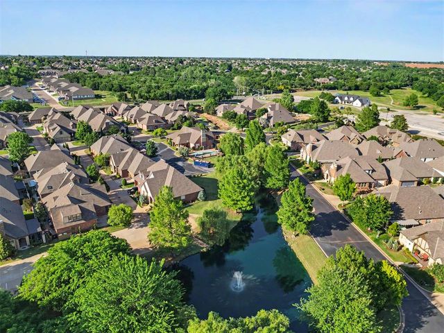 937 Villas Creek Drive, Edmond, OK 73003