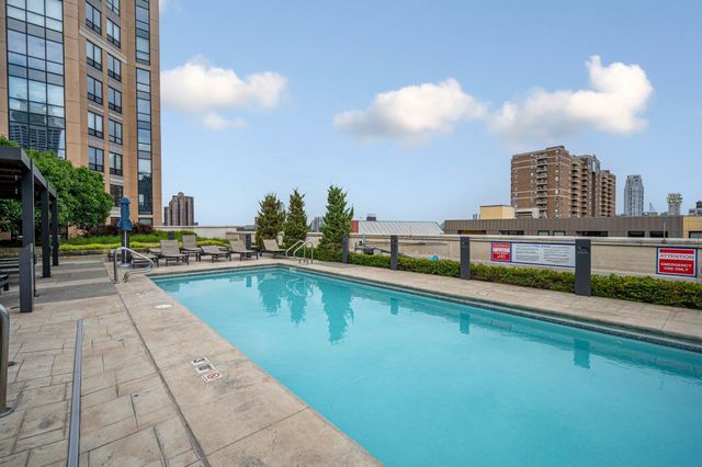 100 3rd Avenue S 406, Minneapolis, MN 55401