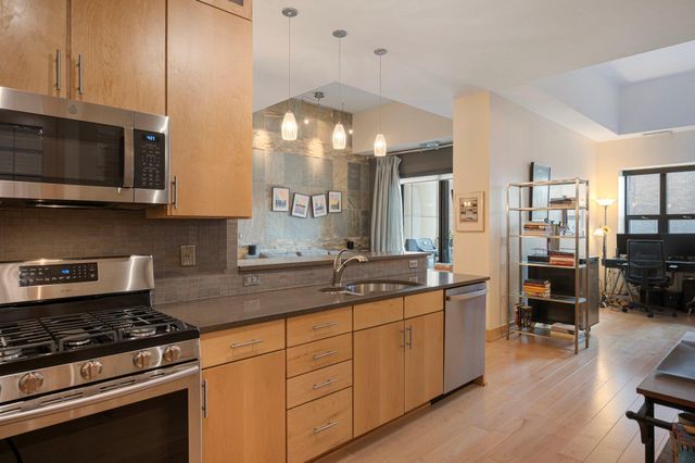 100 3rd Avenue S 406, Minneapolis, MN 55401