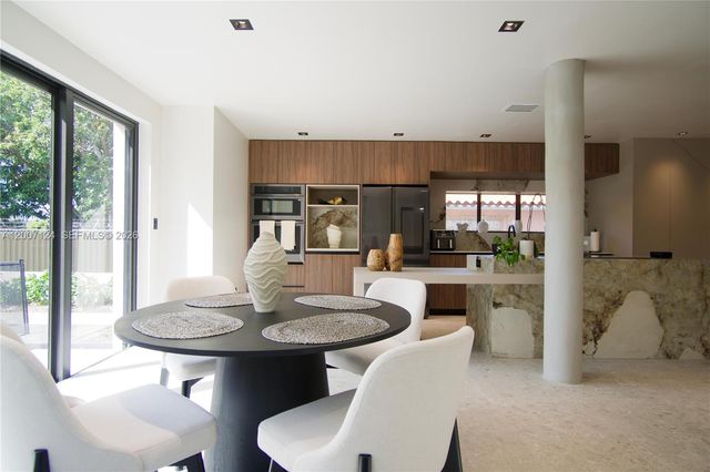 1820 SW 10th St, Miami, FL 33135