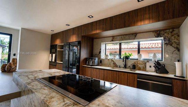 1820 SW 10th St, Miami, FL 33135