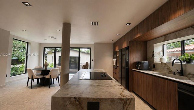 1820 SW 10th St, Miami, FL 33135