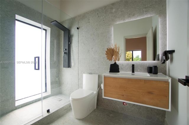 1820 SW 10th St, Miami, FL 33135