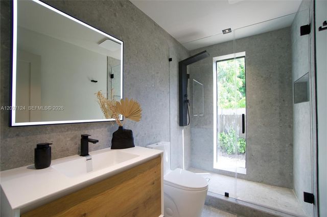 1820 SW 10th St, Miami, FL 33135