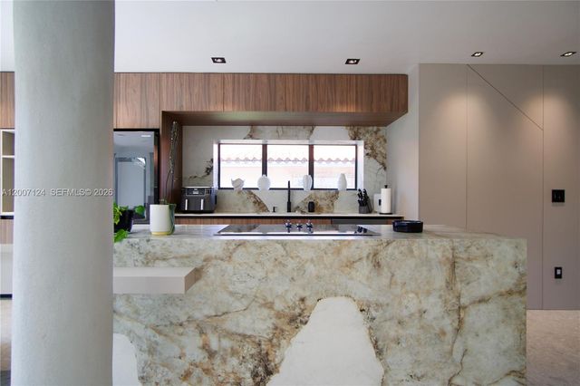 1820 SW 10th St, Miami, FL 33135