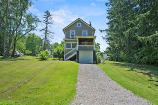 102 Clarks Ln, Adams Twp, PA 16046