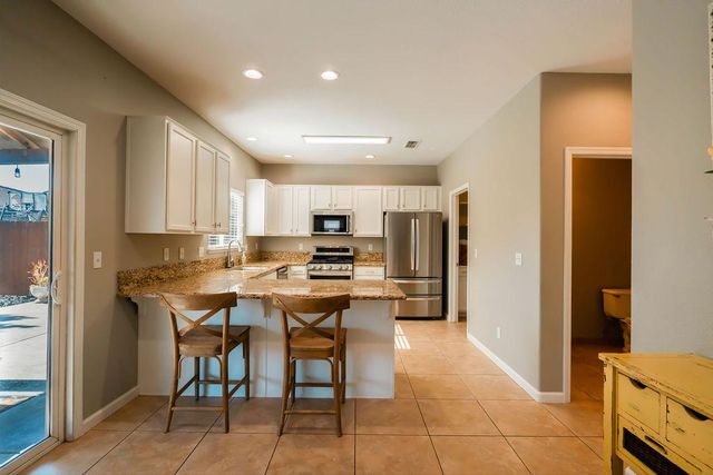 2521 Jubilee Dr, Turlock, CA 95380