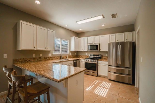 2521 Jubilee Dr, Turlock, CA 95380