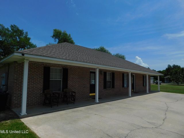 525 St John Street, Bay Saint Louis, MS 39520