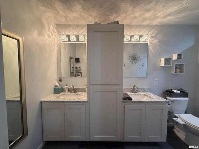 45 LINCOLN Road, Canton, IL 61520