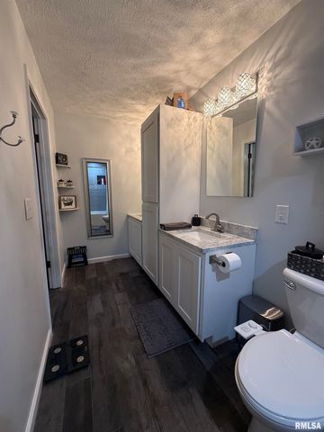 45 LINCOLN Road, Canton, IL 61520