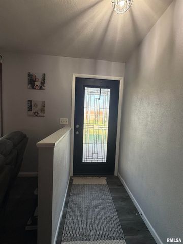 45 LINCOLN Road, Canton, IL 61520