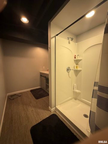 45 LINCOLN Road, Canton, IL 61520