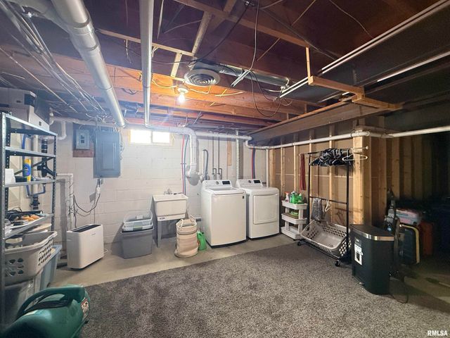 45 LINCOLN Road, Canton, IL 61520