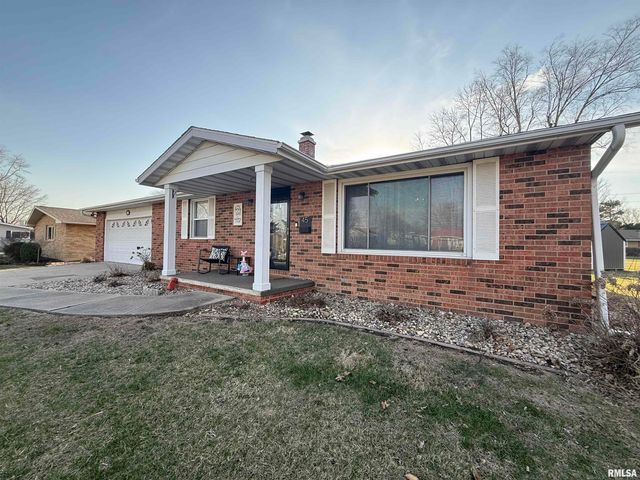 45 LINCOLN Road, Canton, IL 61520