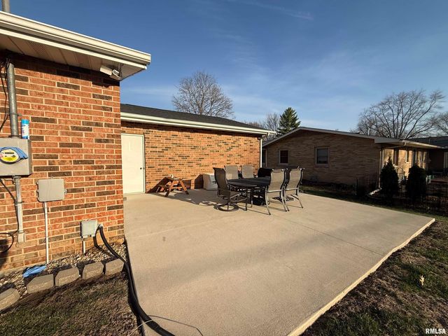 45 LINCOLN Road, Canton, IL 61520