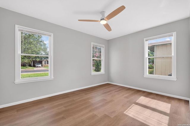 210 HARCOURT AVE, San Antonio, TX 78223