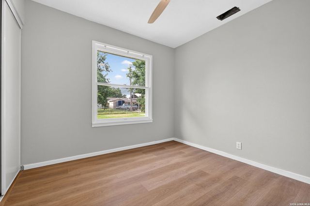 210 HARCOURT AVE, San Antonio, TX 78223