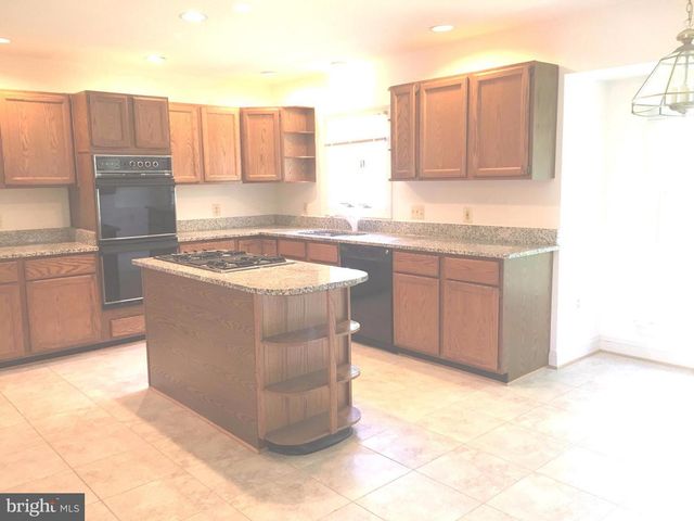 2501 HALTERBREAK CT, Herndon, VA 20171