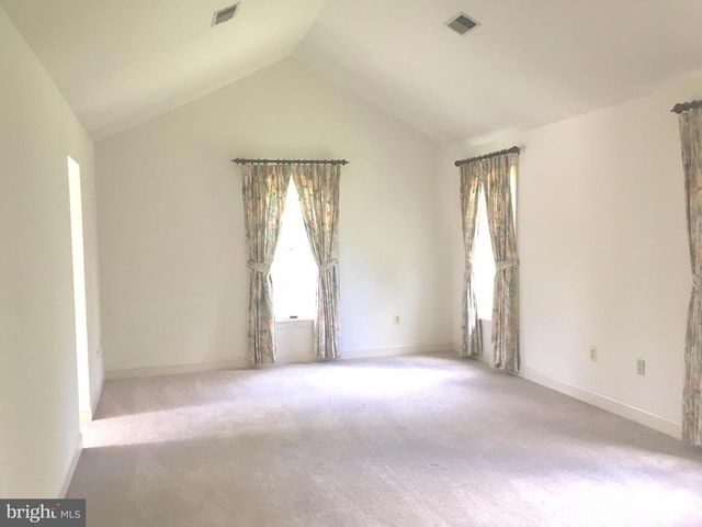2501 HALTERBREAK CT, Herndon, VA 20171
