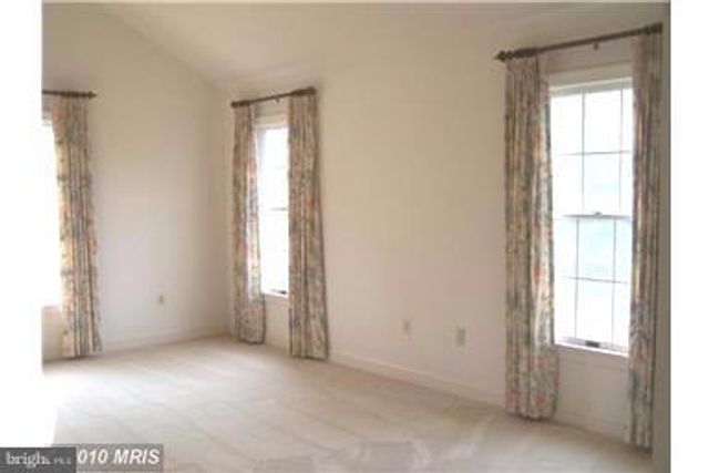 2501 HALTERBREAK CT, Herndon, VA 20171