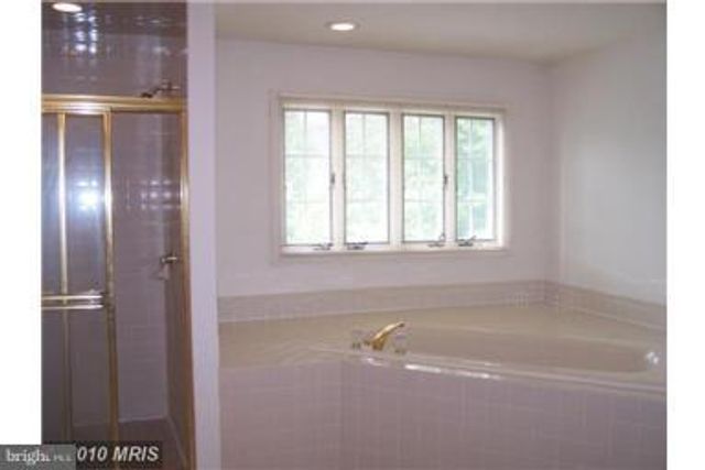 2501 HALTERBREAK CT, Herndon, VA 20171