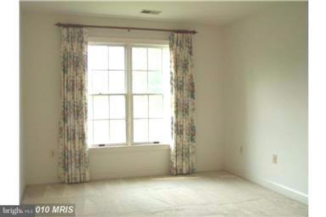2501 HALTERBREAK CT, Herndon, VA 20171